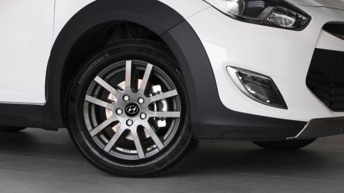 Ook Hyundai gaat zich mengen in het populaire crossover B-sgement. De fabrikant heeft op basis van de i20 een offroadversie gepresenteerd die luistert naar de naam ix20.