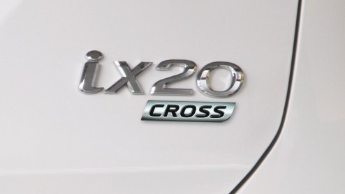 Ook Hyundai gaat zich mengen in het populaire crossover B-sgement. De fabrikant heeft op basis van de i20 een offroadversie gepresenteerd die luistert naar de naam ix20.