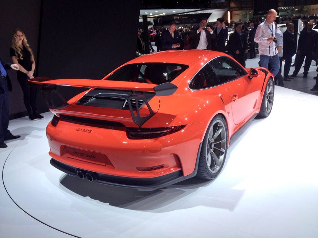 Porsche 911 GT3 RS is de meest pure sportauto voor dagelijks gebruik van Porsche, met 500 pk en veel racy details.