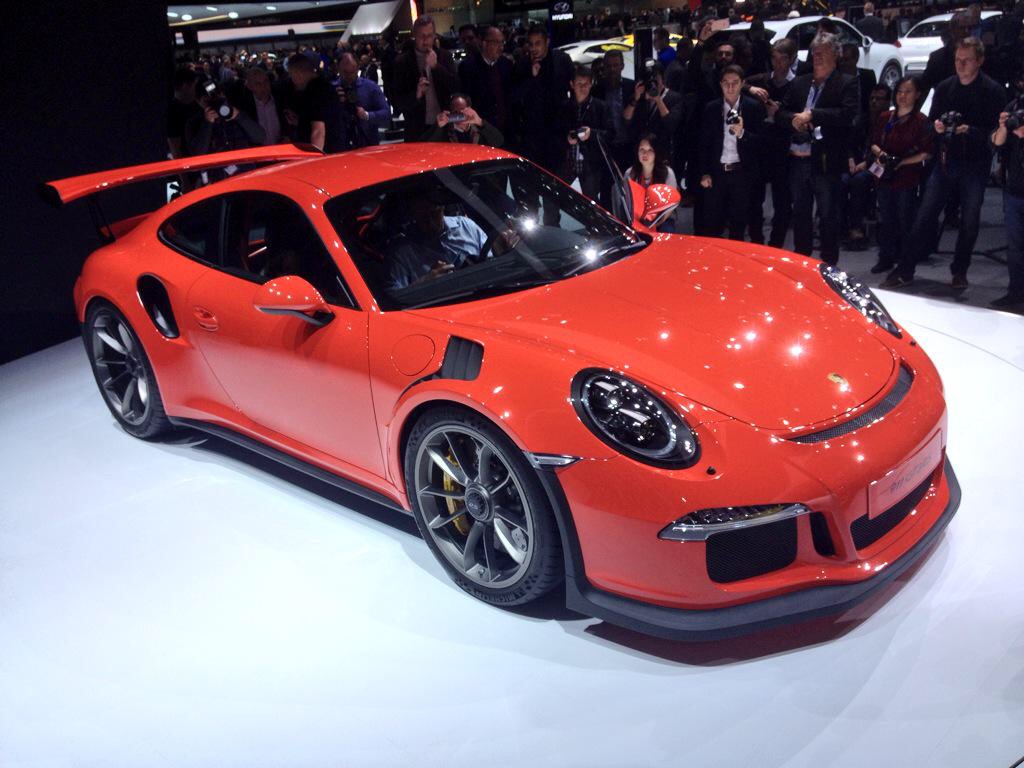 Porsche 911 GT3 RS is de meest pure sportauto voor dagelijks gebruik van Porsche, met 500 pk en veel racy details.