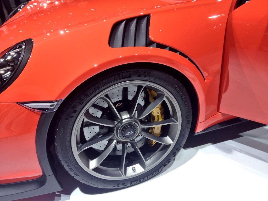 Porsche 911 GT3 RS is de meest pure sportauto voor dagelijks gebruik van Porsche, met 500 pk en veel racy details.