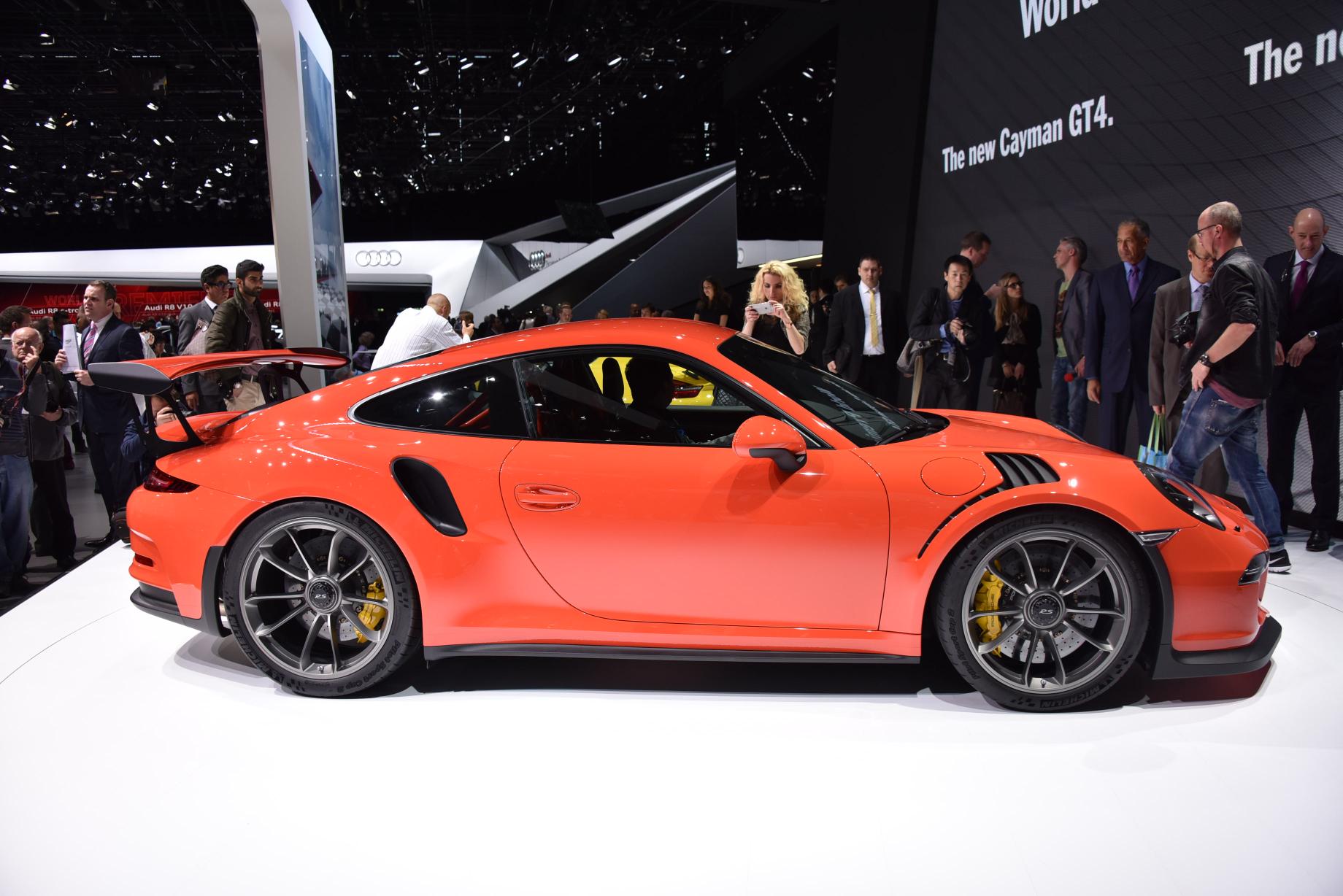 Porsche 911 GT3 RS is de meest pure sportauto voor dagelijks gebruik van Porsche, met 500 pk en veel racy details.