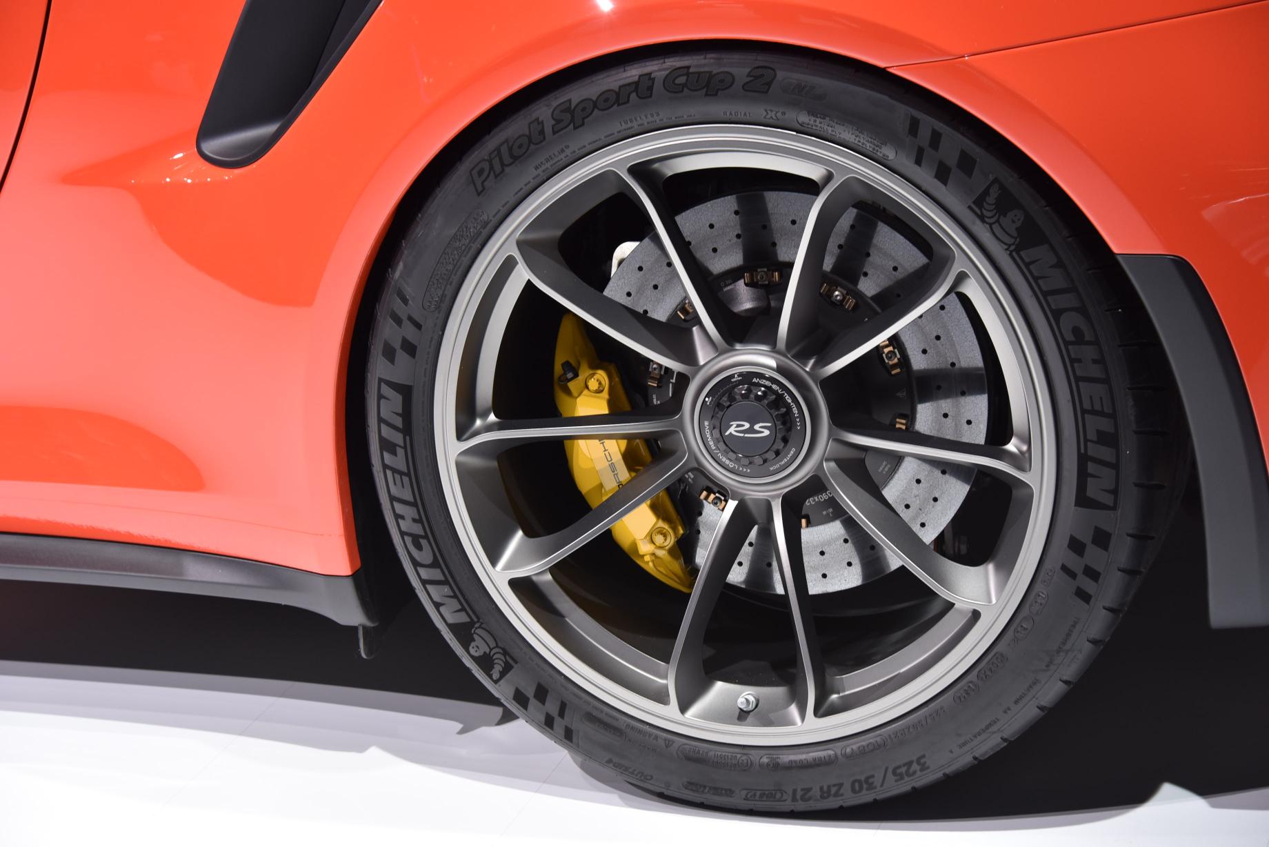 Porsche 911 GT3 RS is de meest pure sportauto voor dagelijks gebruik van Porsche, met 500 pk en veel racy details.