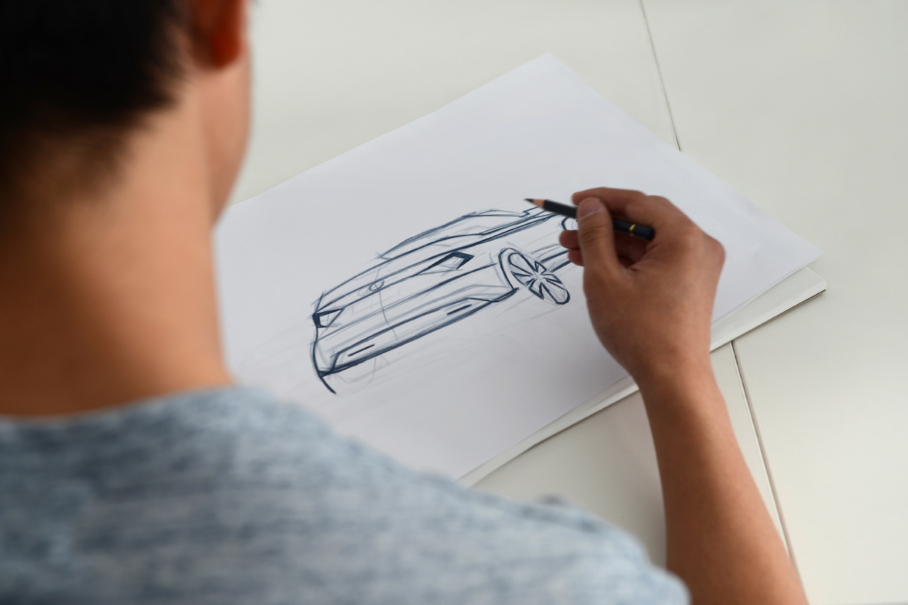 Twintig studenten van verschillende disciplines bouwen bij Skoda een Karoq Cabriolet.