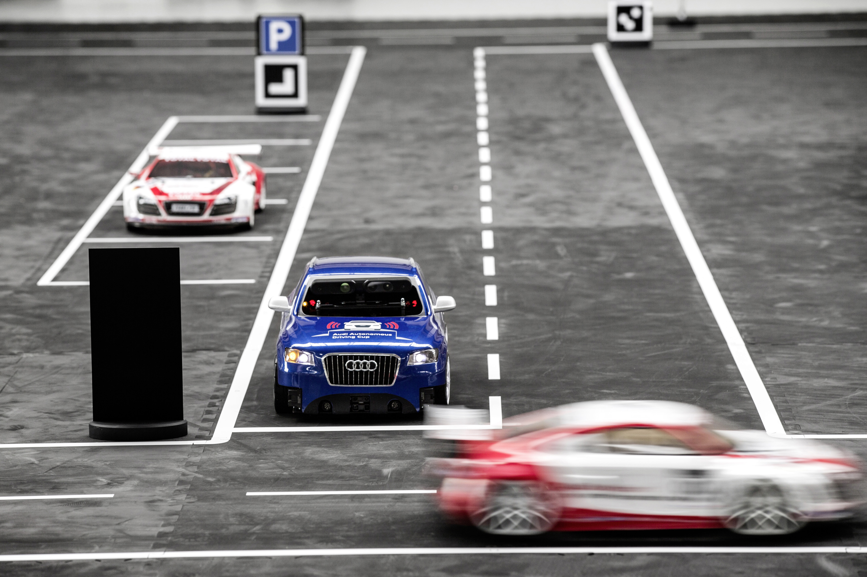 Audi organiseert Autonomous Driving Cup op 25 en 26 maart voor studententeams met een Audi Q5 op schaal 1:8. De beste zelfrijdende Q5 wordt beloond met 10.000 euro.