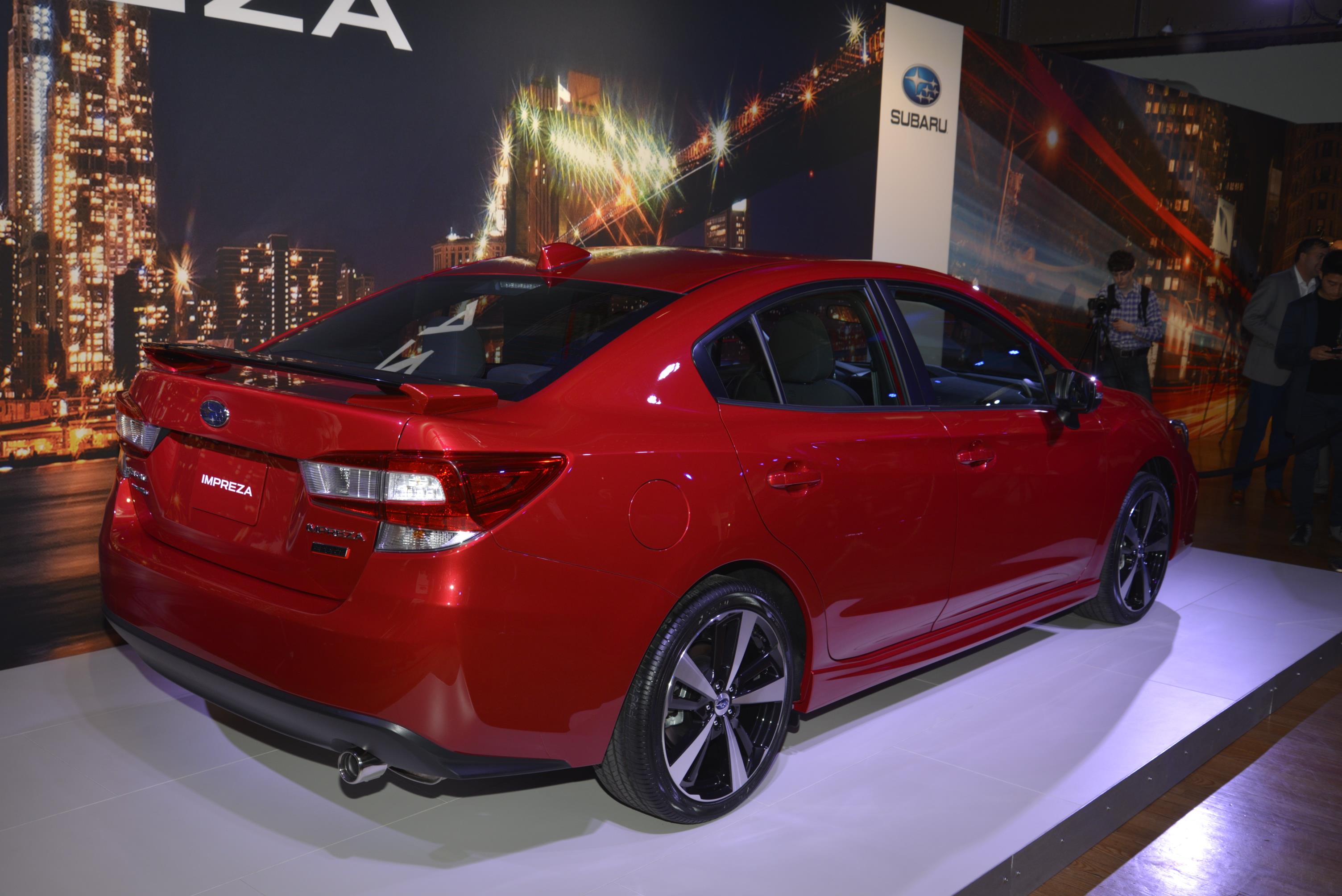 De nieuwe Subaru Impreza staat op de 2016 New York Auto Show en komt later dit jaar naar Nederland.