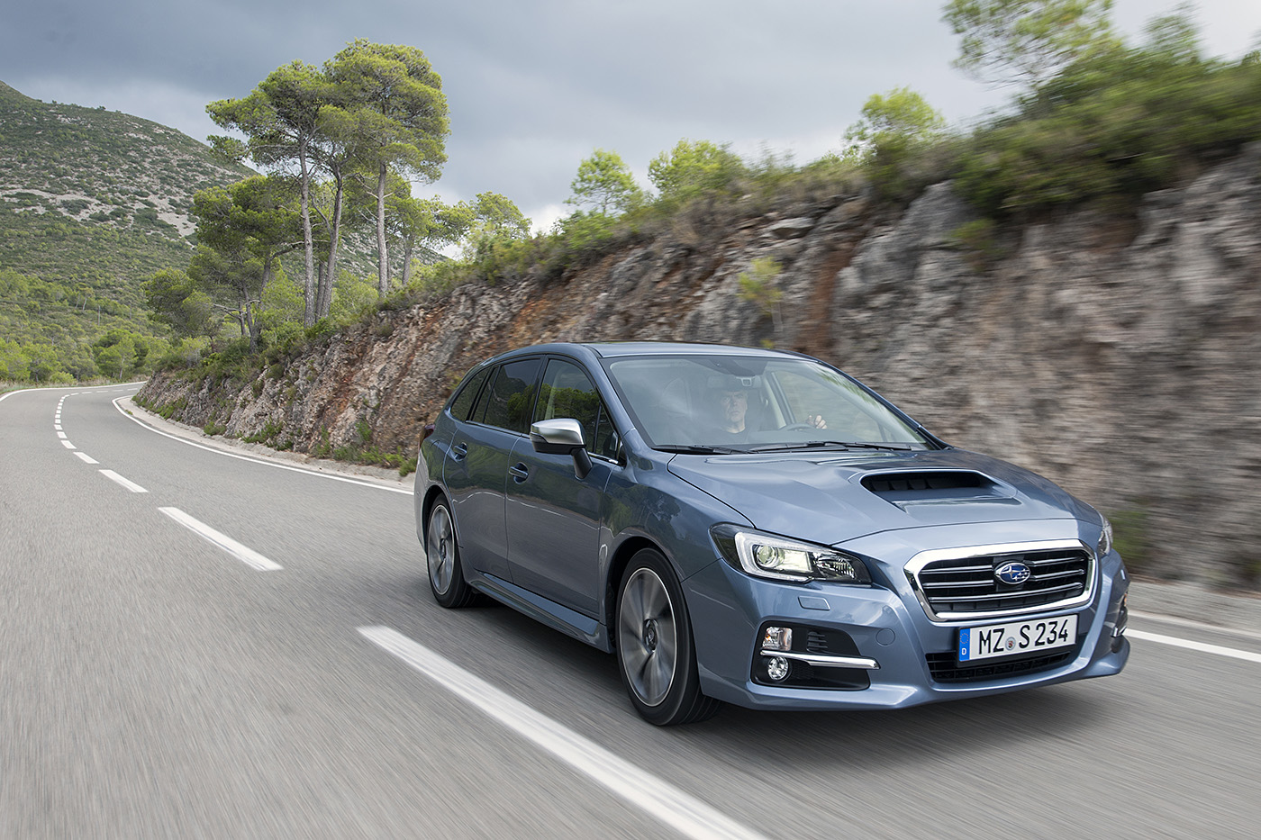Eerste indruk met Subaru Levorg in Nederland. De nieuwe vierwielaangedreven stationwagon met 1.6 liter turboboxermotor maakt een goede indruk, maar...