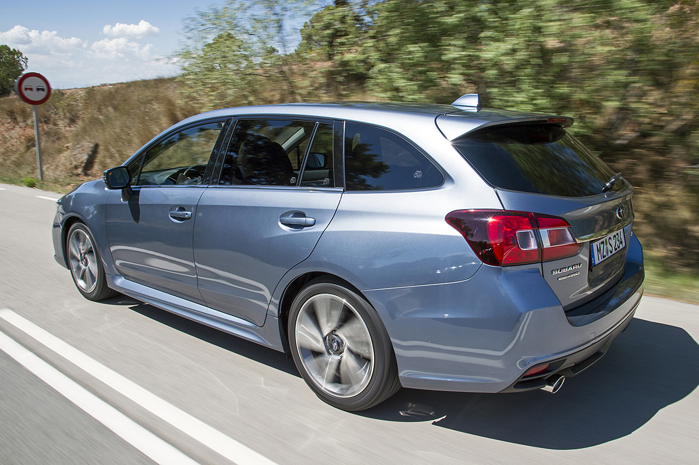 Eerste indruk met Subaru Levorg in Nederland. De nieuwe vierwielaangedreven stationwagon met 1.6 liter turboboxermotor maakt een goede indruk, maar...