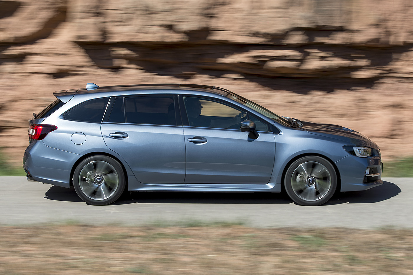 Eerste indruk met Subaru Levorg in Nederland. De nieuwe vierwielaangedreven stationwagon met 1.6 liter turboboxermotor maakt een goede indruk, maar...