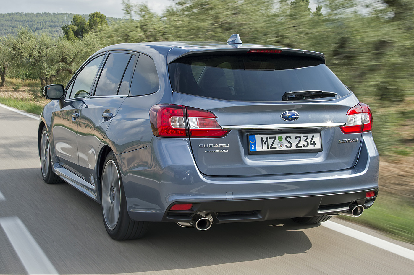 Eerste indruk met Subaru Levorg in Nederland. De nieuwe vierwielaangedreven stationwagon met 1.6 liter turboboxermotor maakt een goede indruk, maar...