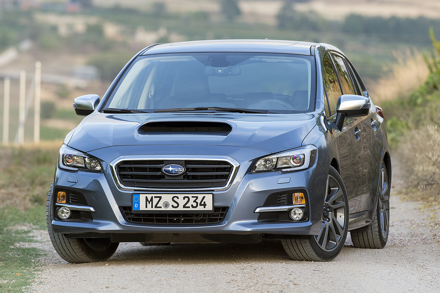 Eerste indruk met Subaru Levorg in Nederland. De nieuwe vierwielaangedreven stationwagon met 1.6 liter turboboxermotor maakt een goede indruk, maar...
