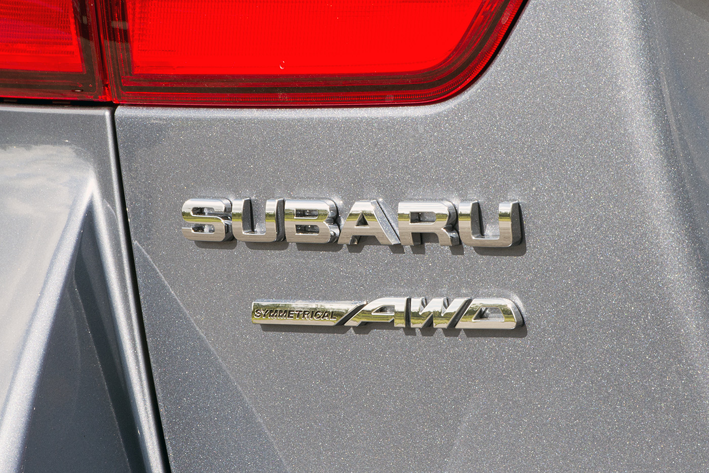 Eerste indruk met Subaru Levorg in Nederland. De nieuwe vierwielaangedreven stationwagon met 1.6 liter turboboxermotor maakt een goede indruk, maar...