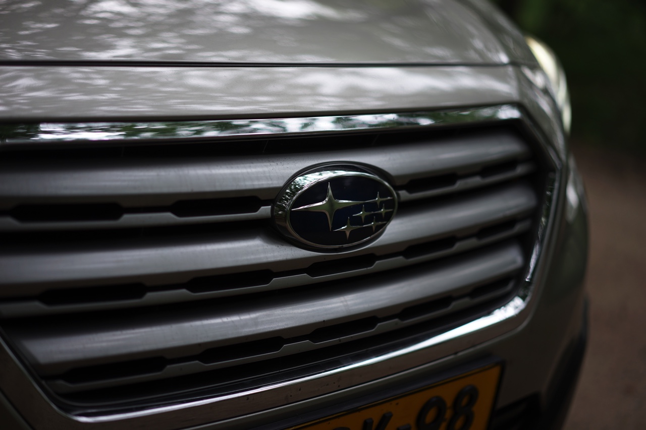 Autotest Subaru Outback 2015; Inmiddels zijn we aanbeland bij de vijfde generatie van de auto. Het recept bleef al die jaren hetzelfde, maar de nieuwe overtuigt behoorlijk.