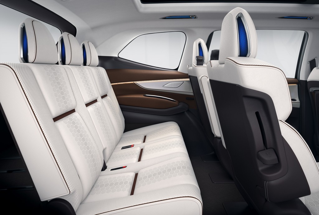 Subaru presenteert een nieuwe conceptversie van de aanstaande zevenzits SUV. Nu staat de auto echter al dichter bij de productieversie en is de definitieve naam bekend: Ascent.