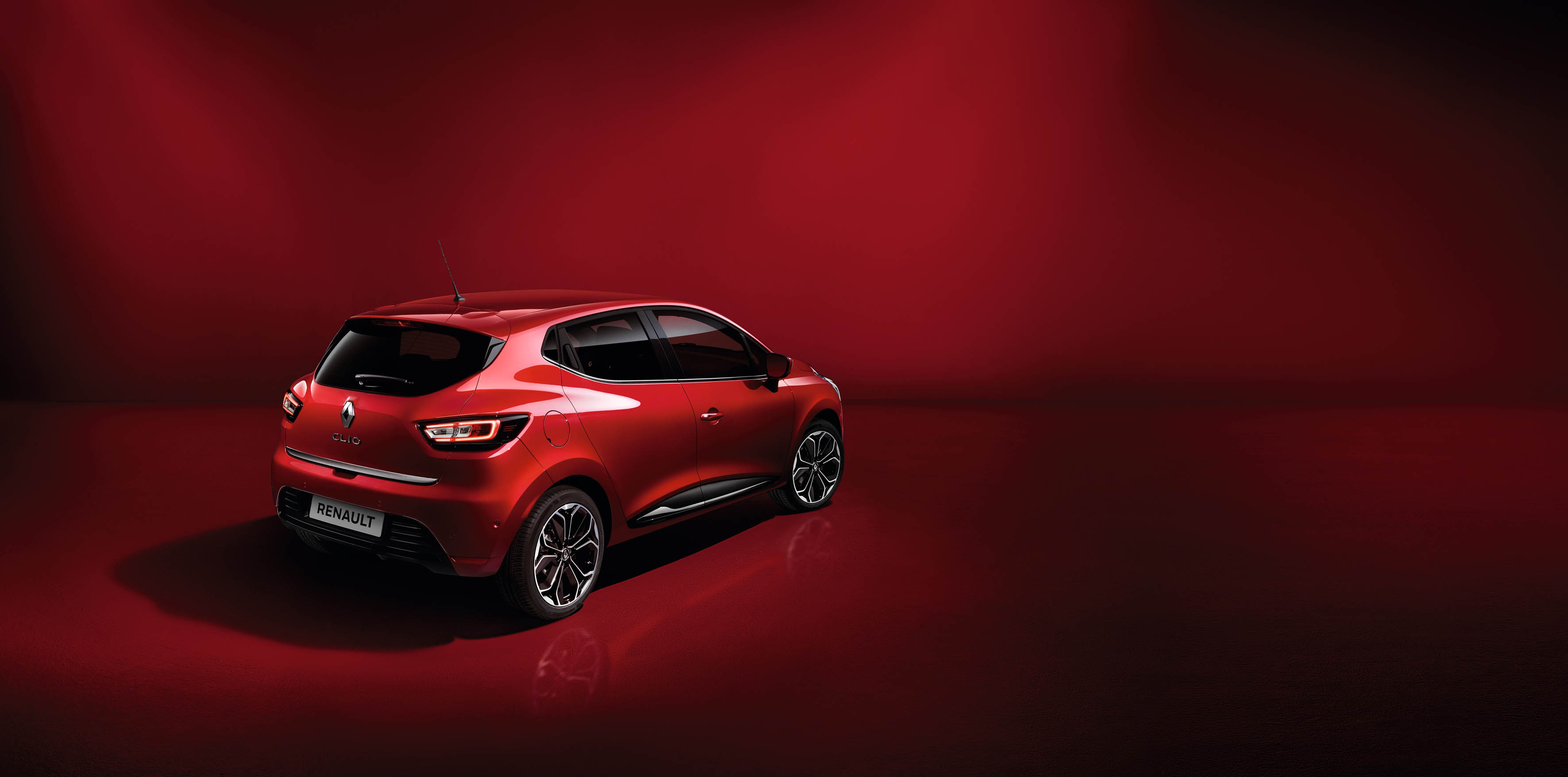 In de zomer van 2016 krijgt de Renault Clio IV een facelift. Bekijk hier de eerste beelden en lees de details.