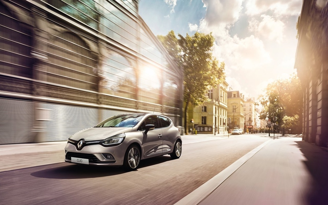In de zomer van 2016 krijgt de Renault Clio IV een facelift. Bekijk hier de eerste beelden en lees de details.