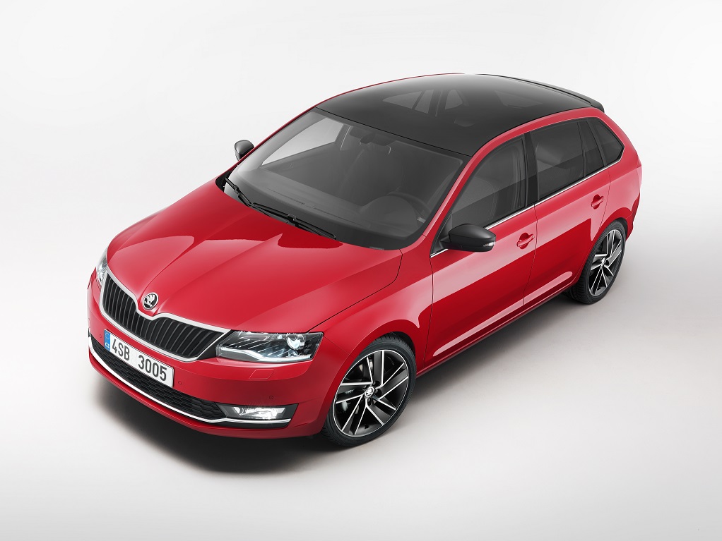 Skoda voorziet de Rapid Spaceback van een subtiele facelift. Naast het uiterlijk, wijzigen ook het interieur, infotainment en motorenaanbod.