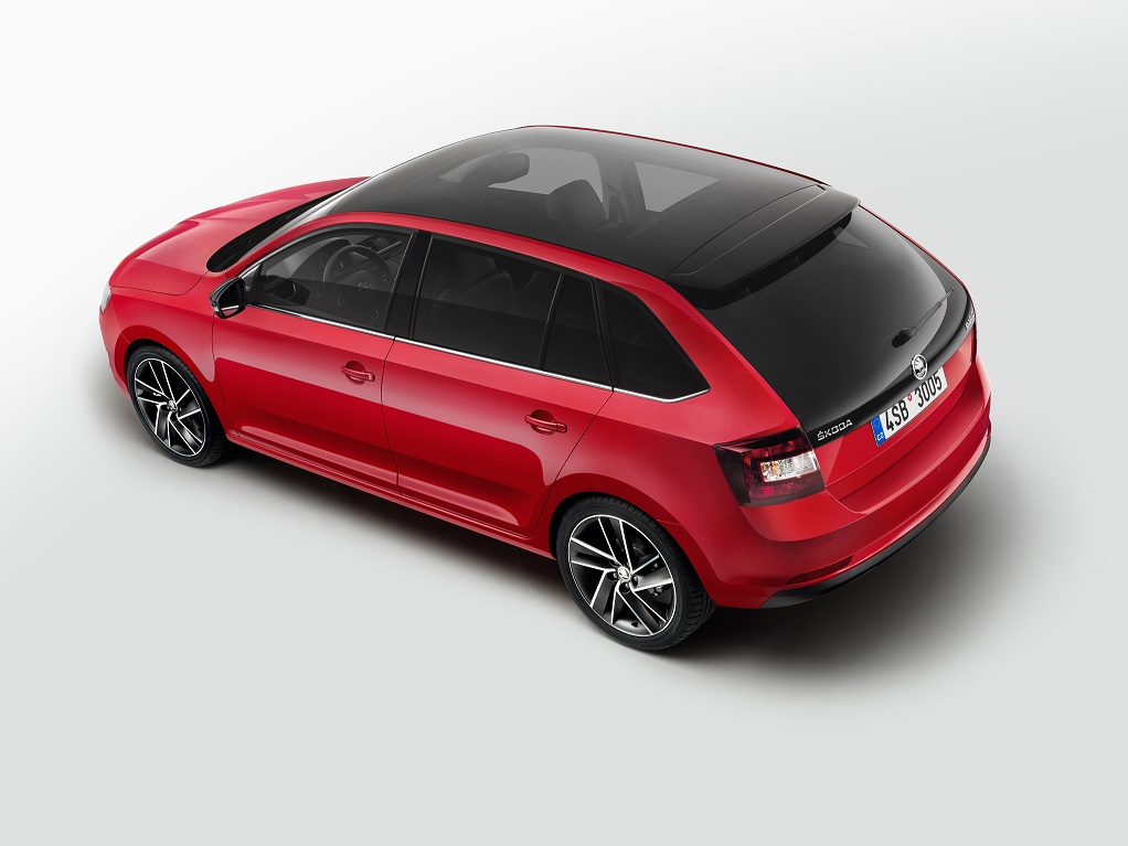 Skoda voorziet de Rapid Spaceback van een subtiele facelift. Naast het uiterlijk, wijzigen ook het interieur, infotainment en motorenaanbod.