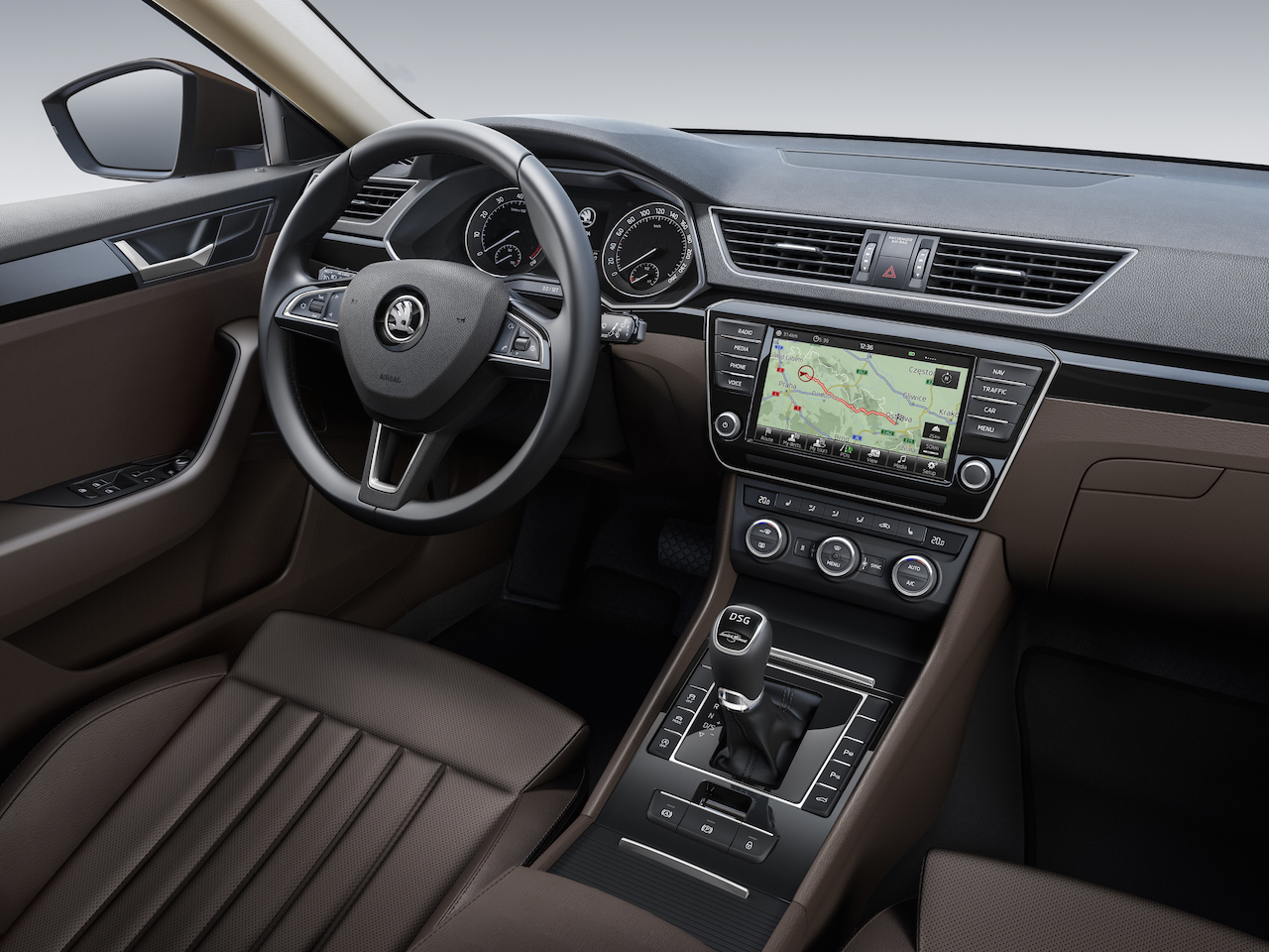 Nieuwe Skoda Superb primeur op AutoRAI. Prijzen vanaf 27.790 euro en vanaf 25 juni bij de Nederlandse dealers.