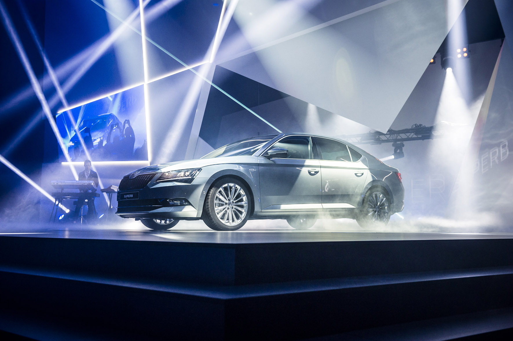 Nieuwe Skoda Superb primeur op AutoRAI. Prijzen vanaf 27.790 euro en vanaf 25 juni bij de Nederlandse dealers.