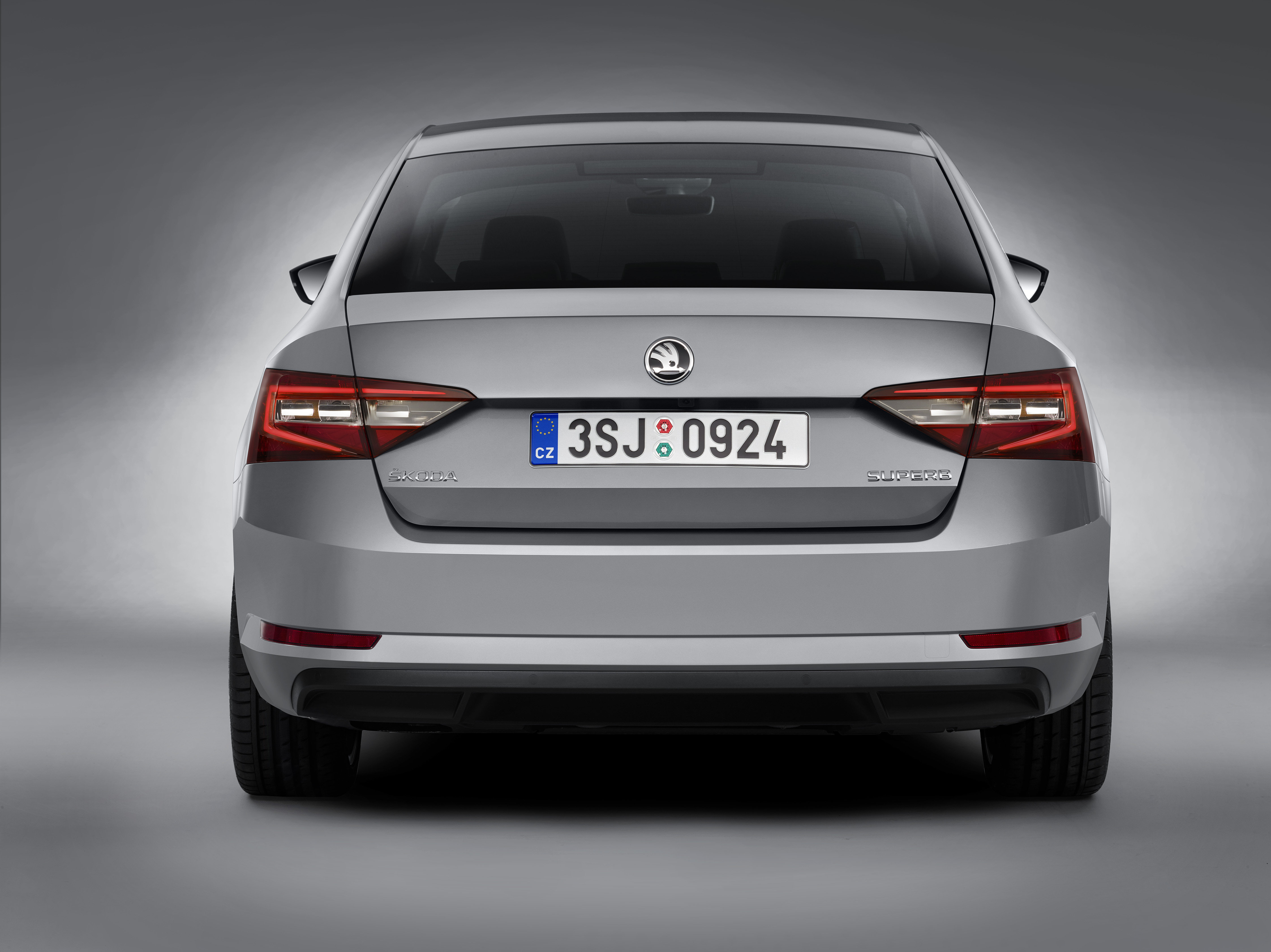 Nieuwe Skoda Superb primeur op AutoRAI. Prijzen vanaf 27.790 euro en vanaf 25 juni bij de Nederlandse dealers.