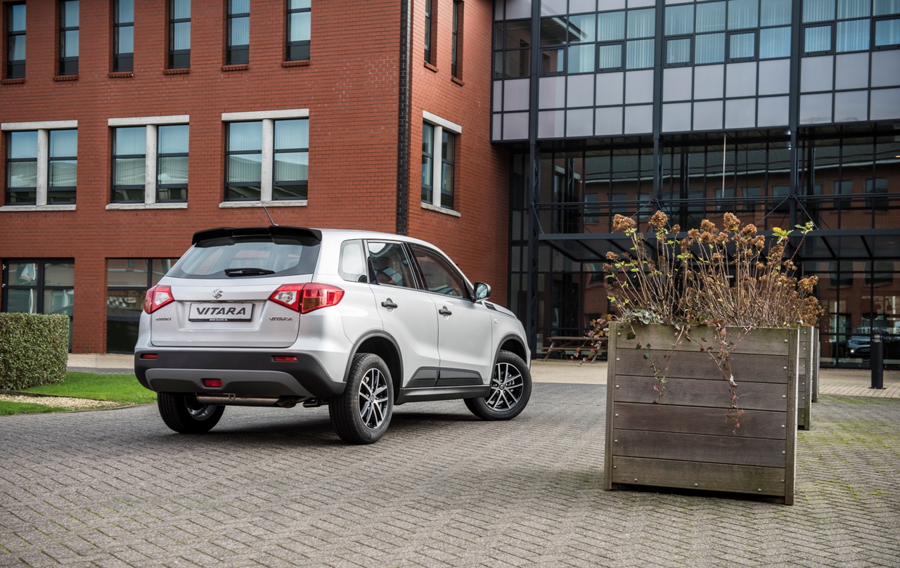 Suzuki Vitara tijdelijk met accessoirepakket als Vitara Style naar de dealer.