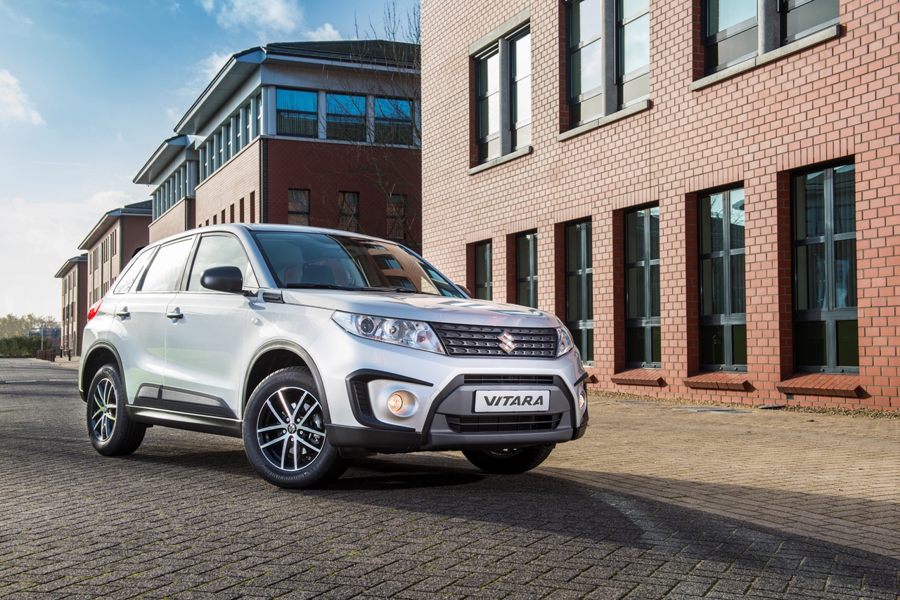 Suzuki Vitara tijdelijk met accessoirepakket als Vitara Style naar de dealer.