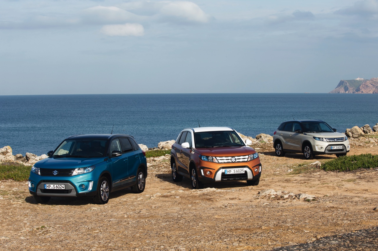 Autotest Suzuki Vitara, de compacte SUV die met een stoer uiterlijk en zuinige 1.6 benzine en 1.6 liter diesels zich midden in het strijdveld begeeft.