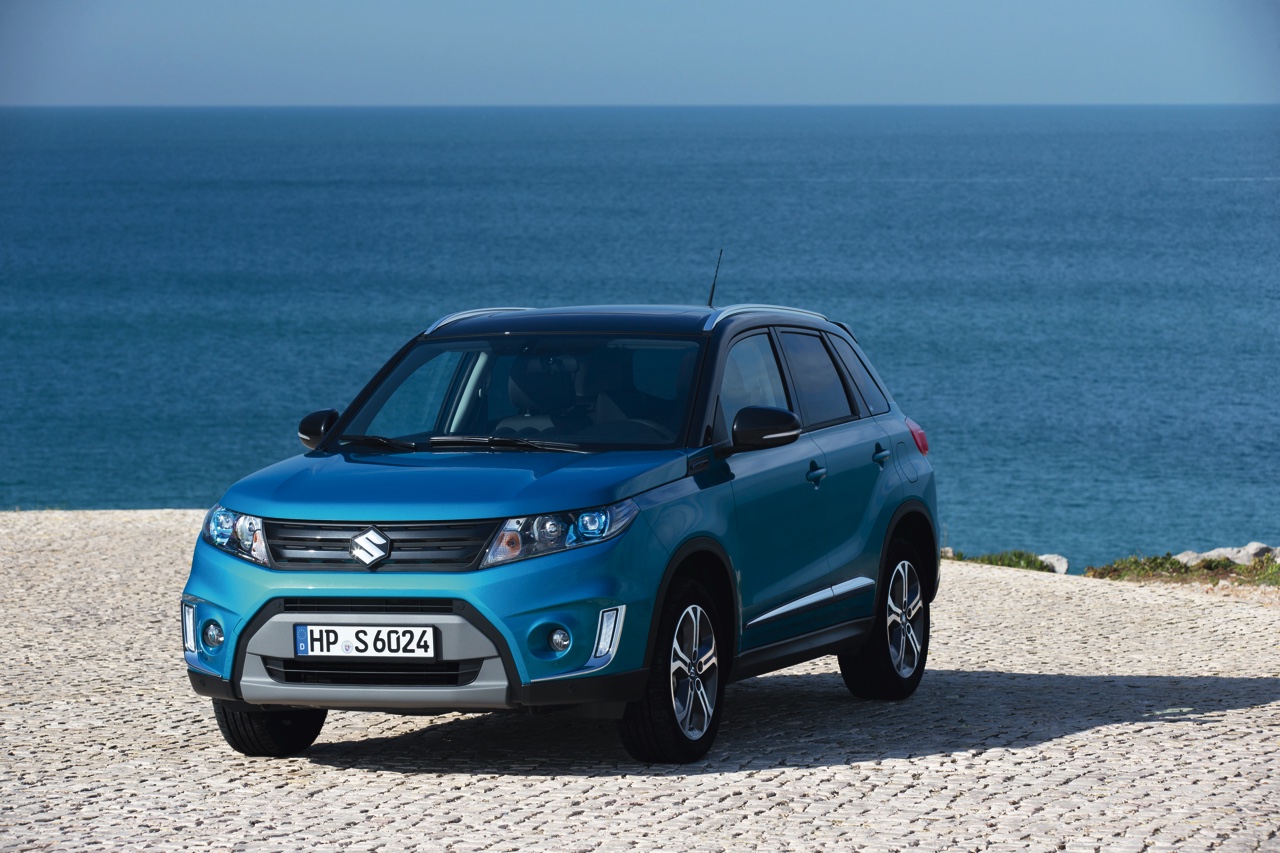 Autotest Suzuki Vitara, de compacte SUV die met een stoer uiterlijk en zuinige 1.6 benzine en 1.6 liter diesels zich midden in het strijdveld begeeft.