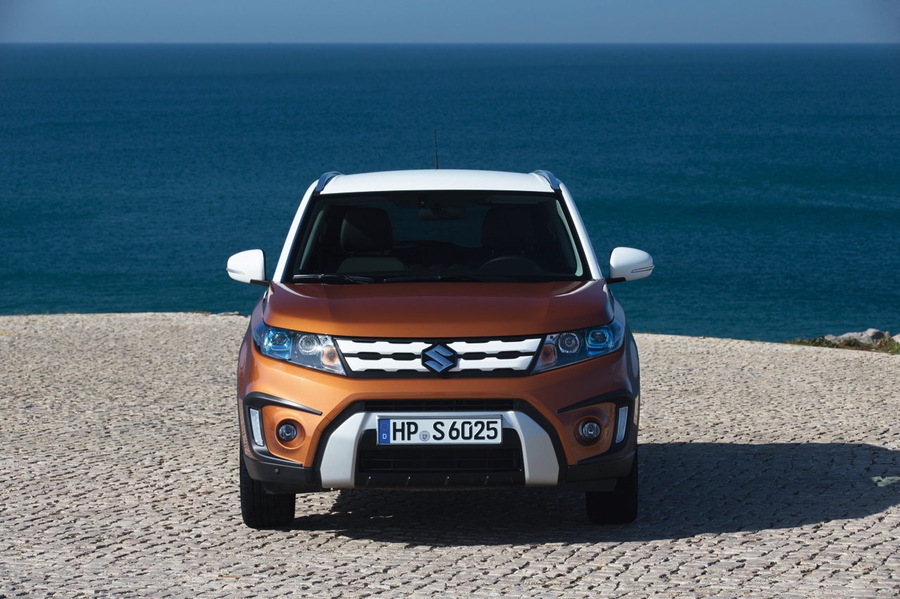 Autotest Suzuki Vitara, de compacte SUV die met een stoer uiterlijk en zuinige 1.6 benzine en 1.6 liter diesels zich midden in het strijdveld begeeft.