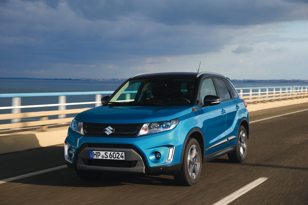 Autotest Suzuki Vitara, de compacte SUV die met een stoer uiterlijk en zuinige 1.6 benzine en 1.6 liter diesels zich midden in het strijdveld begeeft.