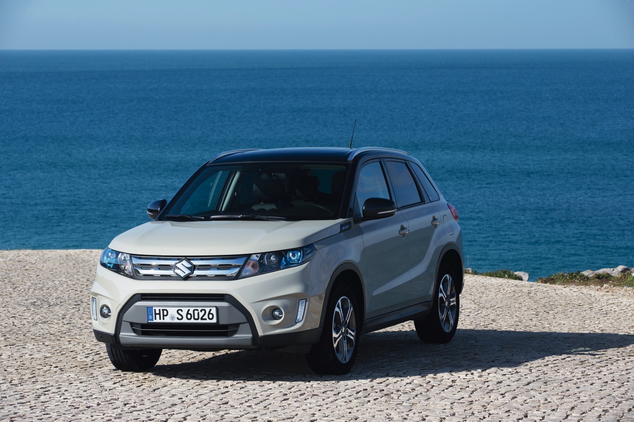Autotest Suzuki Vitara, de compacte SUV die met een stoer uiterlijk en zuinige 1.6 benzine en 1.6 liter diesels zich midden in het strijdveld begeeft.
