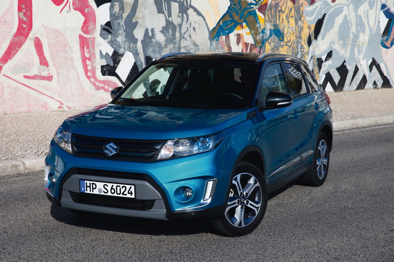 Autotest Suzuki Vitara, de compacte SUV die met een stoer uiterlijk en zuinige 1.6 benzine en 1.6 liter diesels zich midden in het strijdveld begeeft.