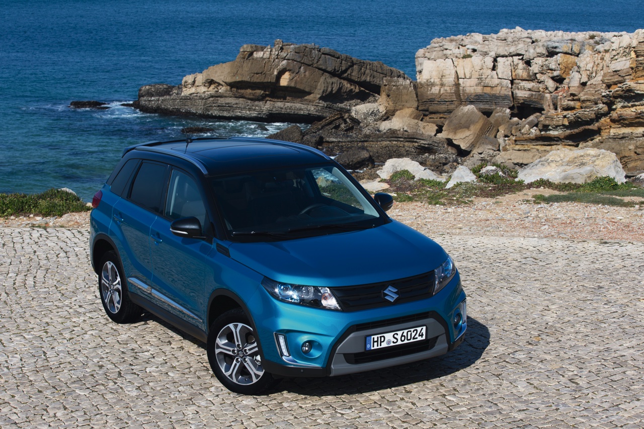 Autotest Suzuki Vitara, de compacte SUV die met een stoer uiterlijk en zuinige 1.6 benzine en 1.6 liter diesels zich midden in het strijdveld begeeft.