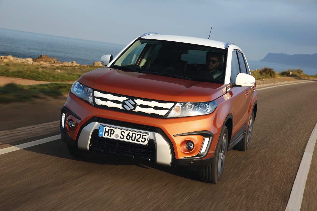 Autotest Suzuki Vitara, de compacte SUV die met een stoer uiterlijk en zuinige 1.6 benzine en 1.6 liter diesels zich midden in het strijdveld begeeft.