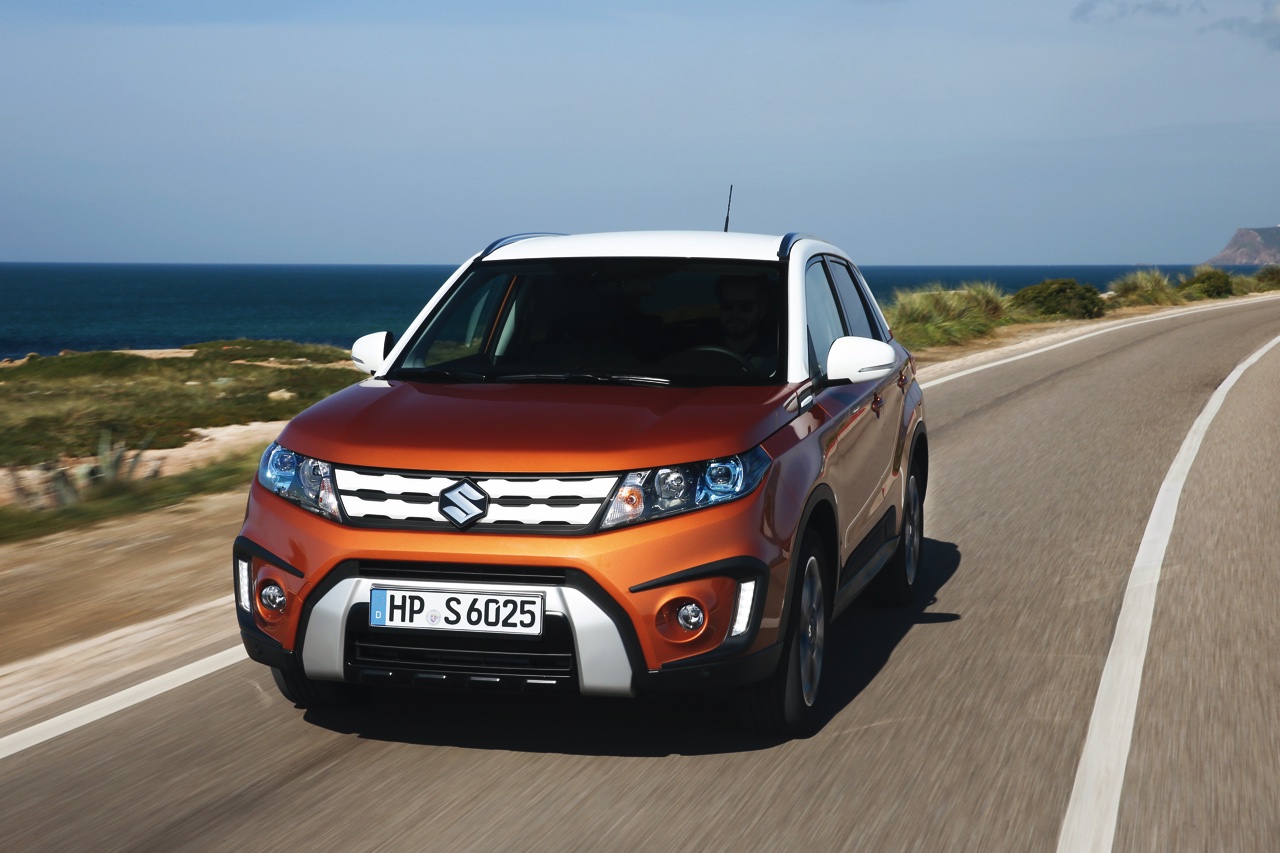 Autotest Suzuki Vitara, de compacte SUV die met een stoer uiterlijk en zuinige 1.6 benzine en 1.6 liter diesels zich midden in het strijdveld begeeft.