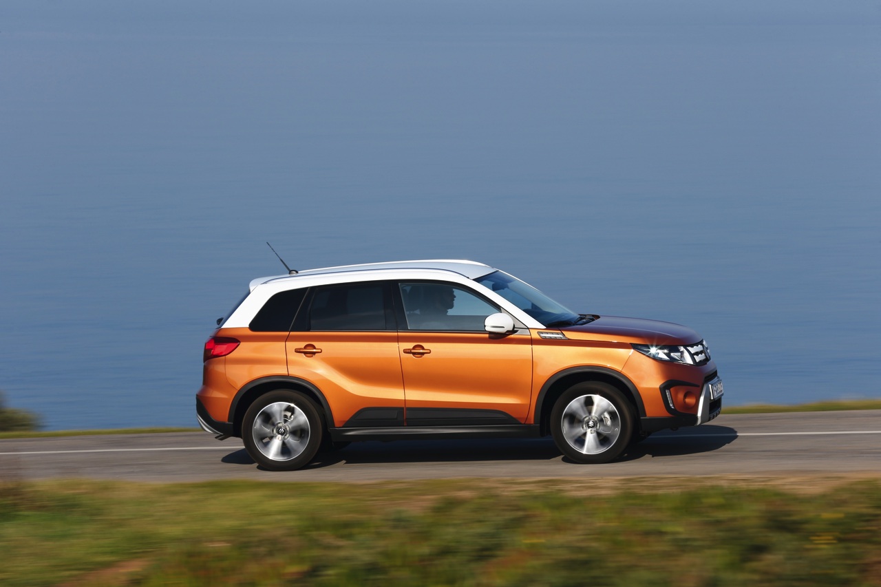 Autotest Suzuki Vitara, de compacte SUV die met een stoer uiterlijk en zuinige 1.6 benzine en 1.6 liter diesels zich midden in het strijdveld begeeft.