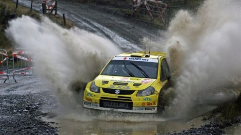 WRC. D koningsklasse van de rallysport. Vergelijkbaar met de formule 1? Zeer zeker. Sterker nog, na een weekend achter de schermen bij het team van Suzuki durven we de rallycoureurs als ware helden t