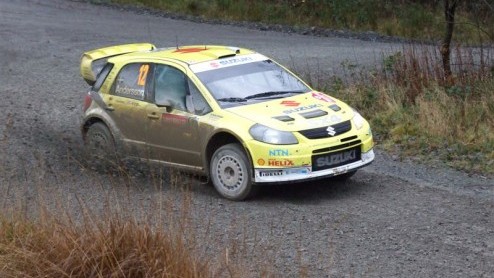 WRC. D koningsklasse van de rallysport. Vergelijkbaar met de formule 1? Zeer zeker. Sterker nog, na een weekend achter de schermen bij het team van Suzuki durven we de rallycoureurs als ware helden t