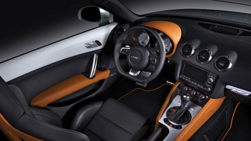 Verrassing. Na de Audi A3 clubsport quattro presenteert Audi een verder ontwikkelde versie van de TT clubsport quattro. Net als de TT clubsport quattro uit 2007 belooft het weer een sportauto pur sang