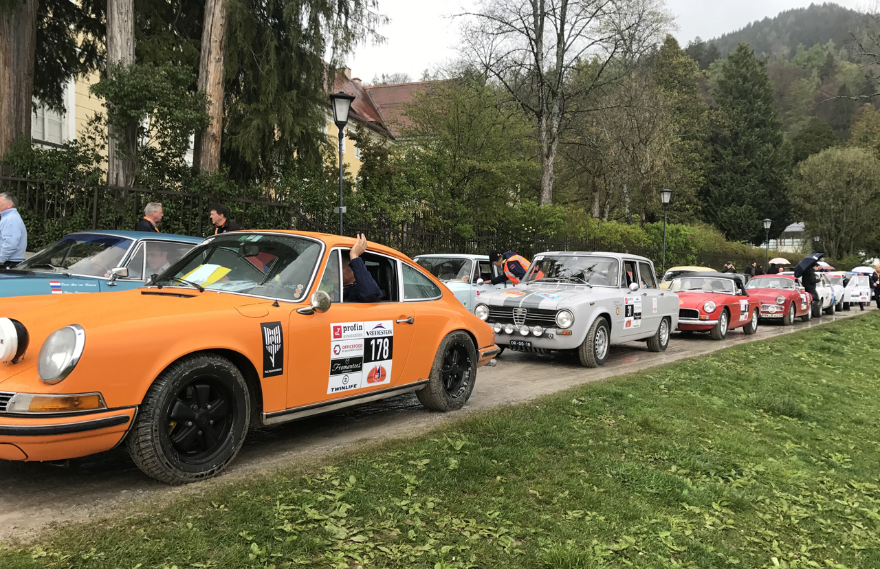 Ruben van Hattem en Quinten van Solt vormen het AutoVandaag team tijdens de Tulpenrally die deze week plaatsvindt. Lees hier over de voorbereidingen.