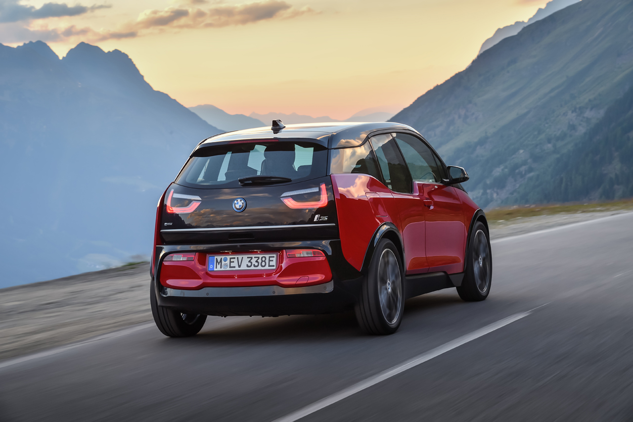 BMW facelift de i3 en brengt een meer sportieve versie, de i3s.