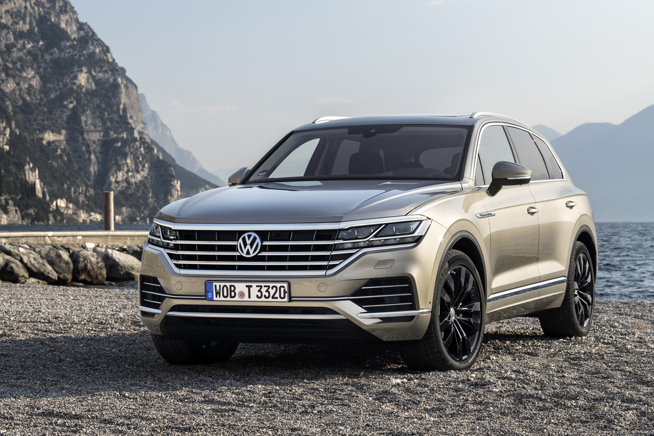 Volkswagen maakt de nieuwe Touareg met vierwielbesturing extra wendbaar en stabiel.