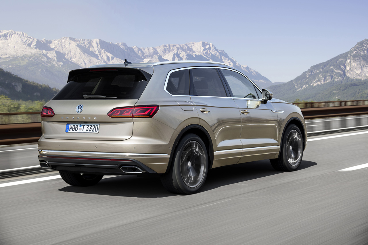 Volkswagen maakt de nieuwe Touareg met vierwielbesturing extra wendbaar en stabiel.