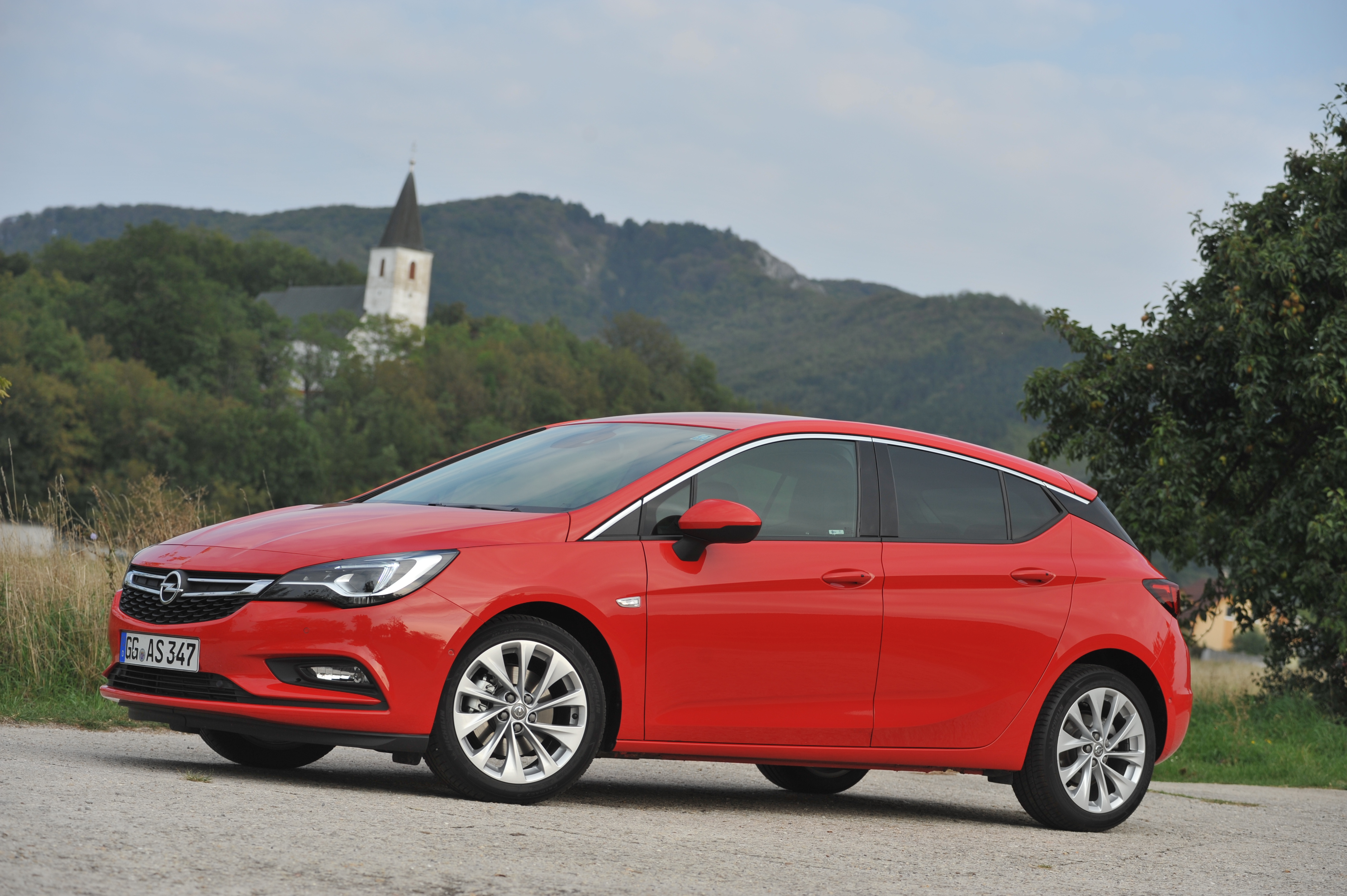 Opel verkocht sinds de lancering van de huidige Astra al een half miljoen exemplaren.