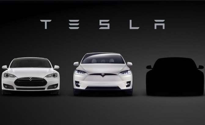 De Tesla Model 3 wordt op 1 april 05:30 uur Nederlandse tijd onthuld, waarna de productie eind 2017 start en de eerste exemplaren medio 2018 de weg op gaan. Je kunt de Model 3 nu al reserveren.
