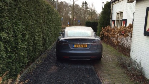 Tesla Model S P85+ test in Nederland. Voor het eerst elektrisch rijden in de snelste elektrische auto die er te koop is.