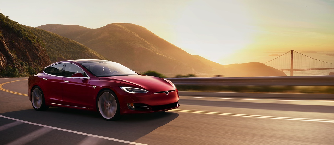 Tesla Model S P100D en Model X P100D nu officieel gentroduceerd. De modellen hebben tot 613 km elektrische actieradius en zijn nog sneller.