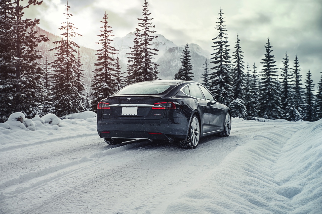 Autotest Tesla Model S P85D met 700 pk, de snelste vierdeursauto in serieproductie, inclusief vierwielaandrijving.