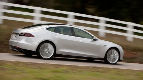 Taxi Electric gaat in Amsterdam ook rijden met de Tesla Model S, de luxe en volledig elektrisch sedan.